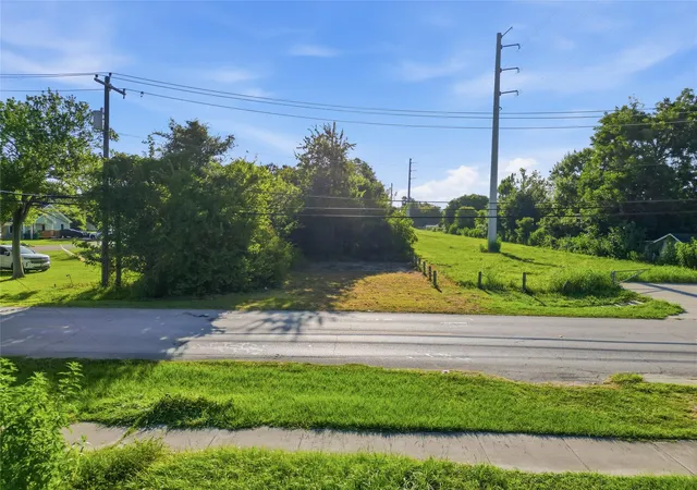 4th image of 000 Lake Rd, La Marque, TX 77568 | MLS# 39282111