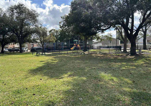 26th image of 2105 S Winrock Blvd S #48, Houston, TX 77057 | MLS# 37191131