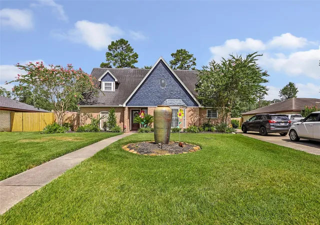1st image of 614 S Diamondhead Blvd, Crosby, TX 77532 | MLS# 17467711