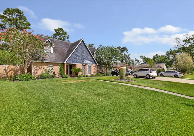 2nd image of 614 S Diamondhead Blvd, Crosby, TX 77532 | MLS# 17467711