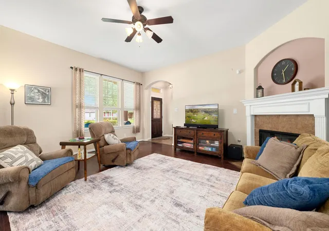 Photo 3 of Sale Pending at 22415 Willow Crk Brg Ln, Tomball, TX 77375 | MLS# 38668188 | Listing updated on 2026-10-09