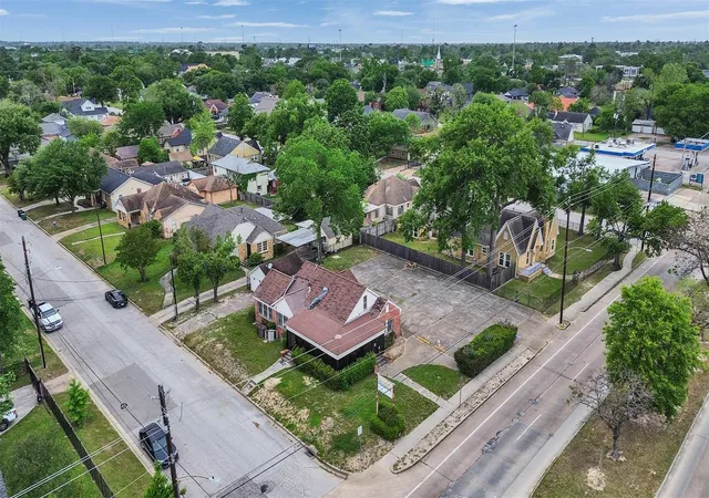 2nd image of 713 Fairbanks St, Houston, TX 77009 | MLS# 53935314