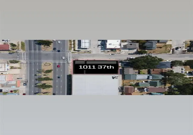 Photo 1 of Land for sale at 1011 37th St, Galveston, TX 77550 | MLS# 23083846 | Listing updated on 2026-03-10