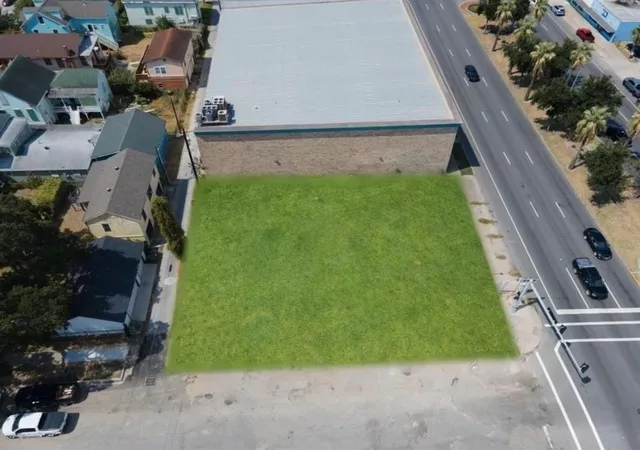 Photo 3 of Land for sale at 1011 37th St, Galveston, TX 77550 | MLS# 23083846 | Listing updated on 2026-03-10