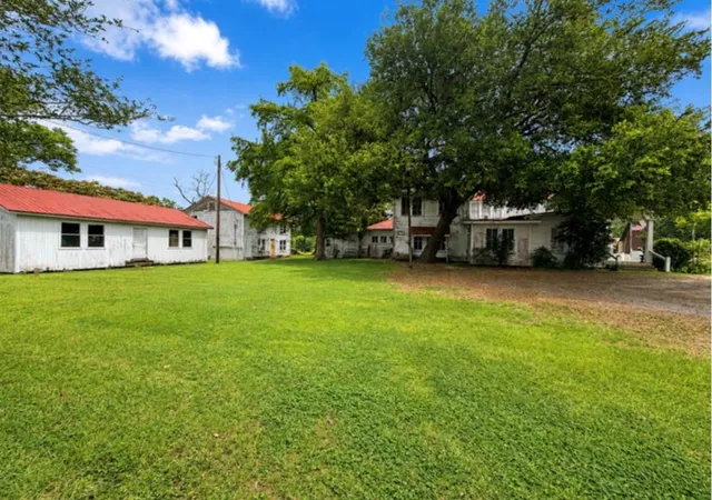 Homes for sale in Buna, TX | 895 Tx State Hwy 62, Buna, TX 77612 | MLS# 95170560