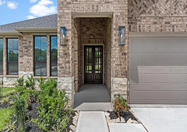 Photo 3 of Single family home for sale at 2300 Friendswood Trl, Friendswood, TX 77546 | MLS# 47114891 | Listing updated on 2026-09-19