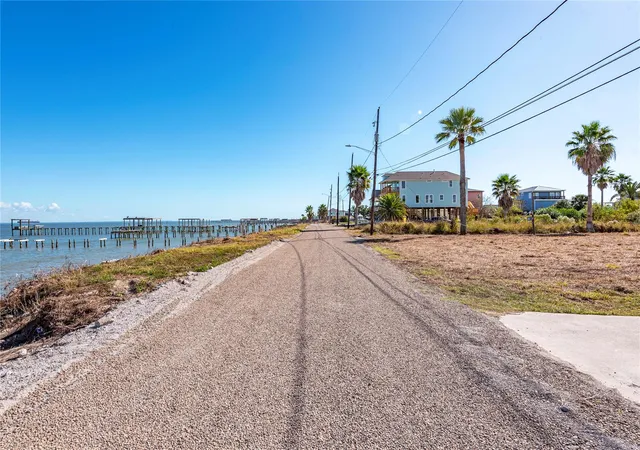 11th image of 2225 Avenue A, Dickinson, TX 77539 | MLS# 34338124