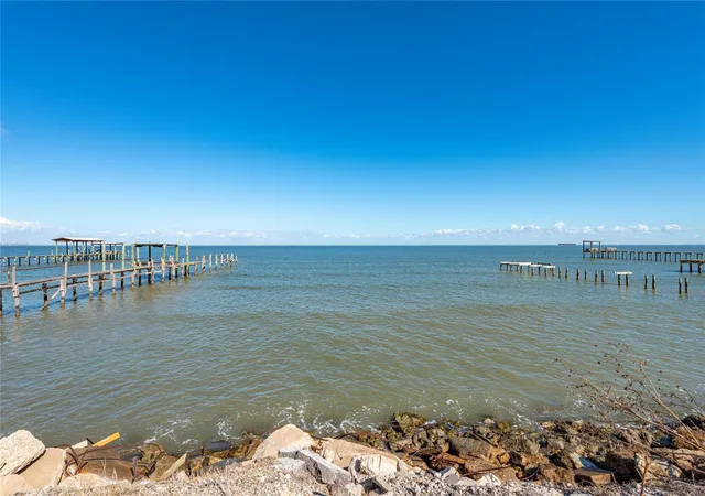 2nd image of 2225 Avenue A, Dickinson, TX 77539 | MLS# 34338124