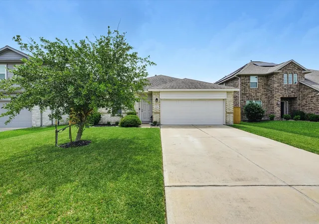 Photo 2 of Single family home for sale at 10414 Ritter Run Dr, Rosharon, TX 77583 | MLS# 21501205 | Listing updated on 2026-08-24