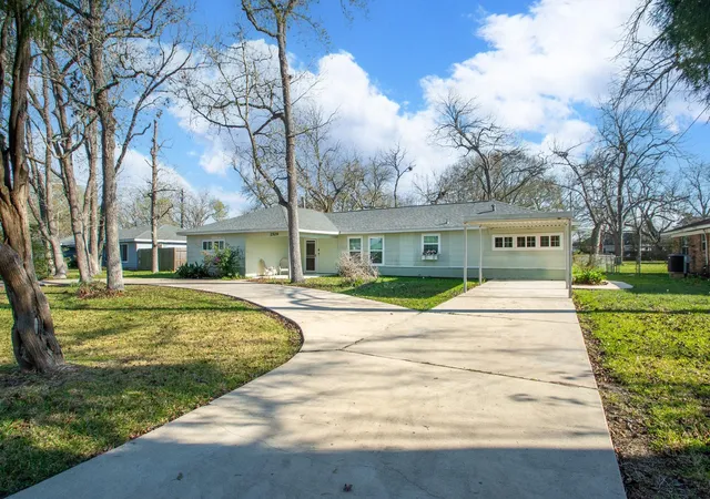 Photo 2 of Single family home for sale at 2509 Ward Rd, Baytown, TX 77520 | MLS# 59998066 | Listing updated on 2026-09-15