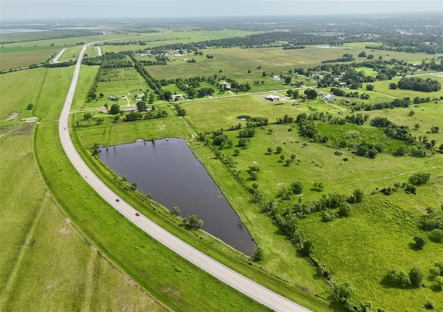 Photo 4 of Single family home for sale at 697 E County Rd 341, Angleton, TX 77515 | MLS# 69116394 | Listing updated on 2026-06-29