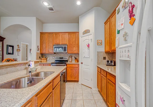3rd image of 1819 Ryansbrook Ln, Spring, TX 77386 | MLS# 58328659