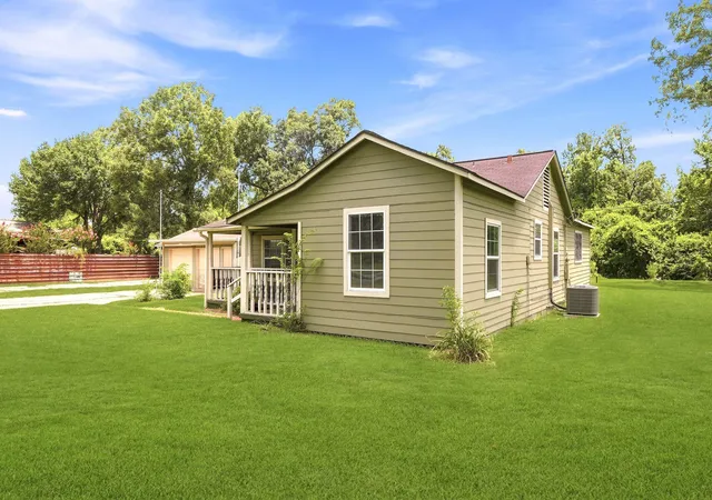 Homes for sale in Channelview, TX | 1019 Woodland St, Channelview, TX 77530 | MLS# 65762438