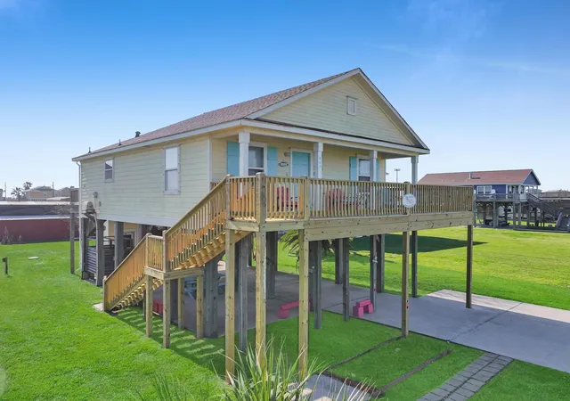 2nd image of 905 Sage Rd, Port Bolivar, TX 77650 | MLS# 5521205