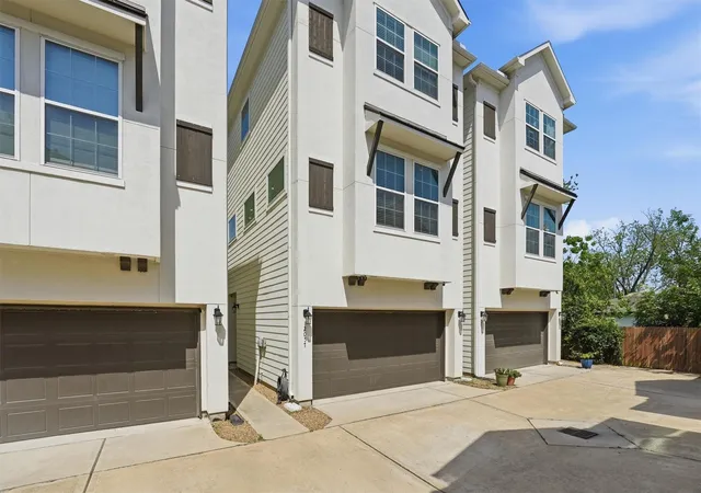 2nd image of 2057 Sherwood Forest St, Houston, TX 77043 | MLS# 62194542