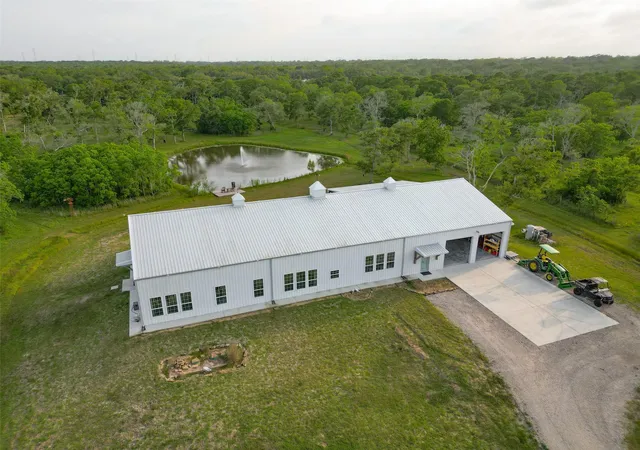 2nd image of 1295 Brazos River Rd, Freeport, TX 77541 | MLS# 53942562
