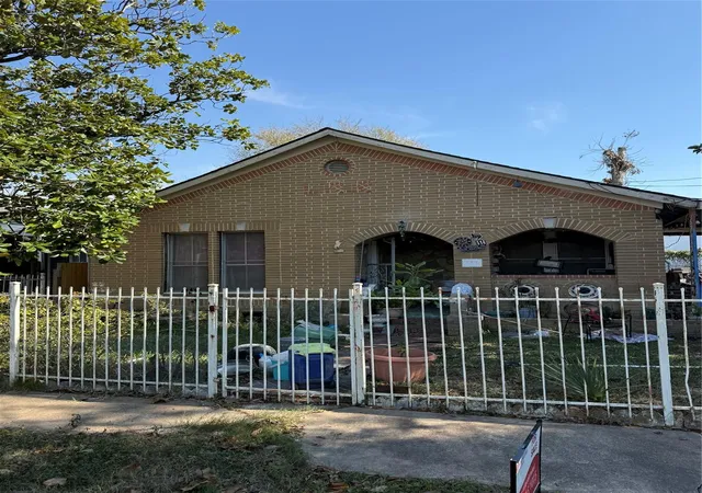 3rd image of 514 N Jenkins St, Houston, TX 77003 | MLS# 21042139