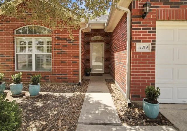 2nd image of 32019 Sue Ln, Pinehurst, TX 77362 | MLS# 12332574