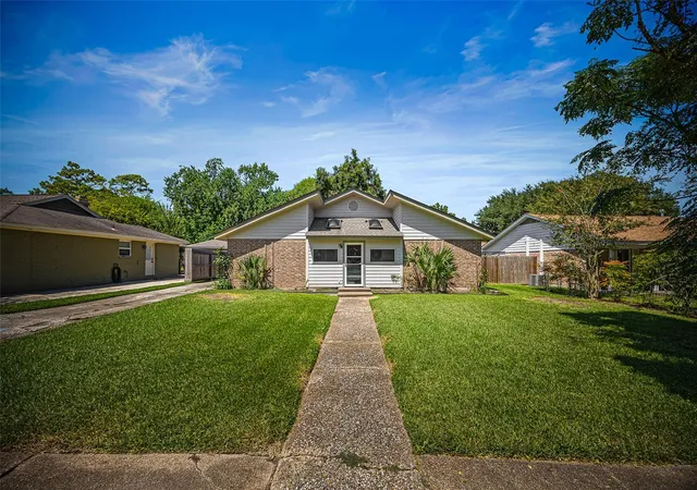 Photo 1 of Single family home for sale at 2519 Wood River Dr, Spring, TX 77373 | MLS# 31610522 | Listing updated on 2026-08-18