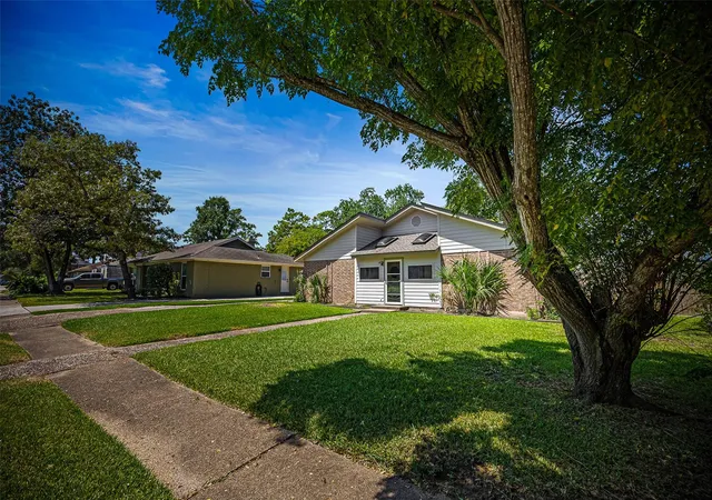 Photo 3 of Single family home for sale at 2519 Wood River Dr, Spring, TX 77373 | MLS# 31610522 | Listing updated on 2026-08-18
