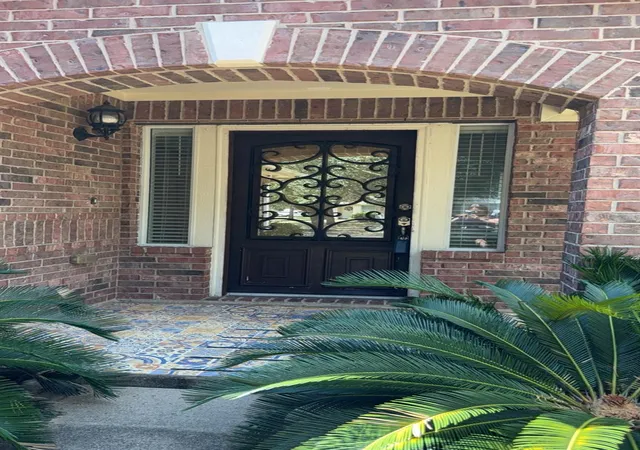 Photo 2 of Single family home for sale at 10834 Cane Grv Ln, Houston, TX 77075 | MLS# 77286980 | Listing updated on 2026-09-01