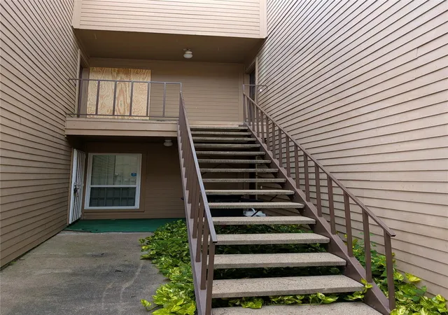 5th image of 10555 Turtlewood Ct #1903, Houston, TX 77072 | MLS# 73439179