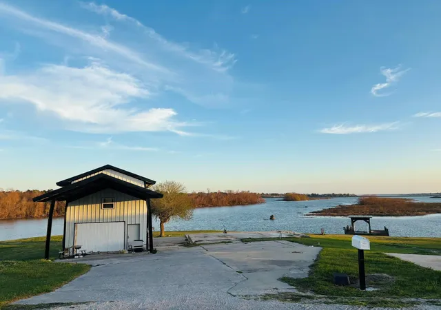 5th image of 512 Laurel Cvs W, Onalaska, TX 77360 | MLS# 2511431