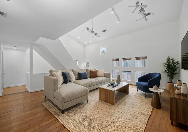 2nd image of 6128 Grand Blvd, Houston, TX 77021 | MLS# 34575328