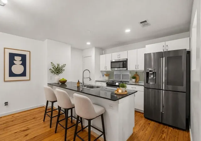 3rd image of 6128 Grand Blvd, Houston, TX 77021 | MLS# 34575328