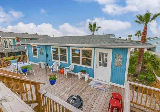Homes for sale in Jamaica Beach, TX | 16619 Bermuda Way, Jamaica Beach, TX 77554 | MLS# 60513757
