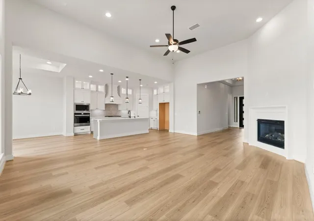 Photo 3 of Single family home for sale at 32514 Ebony Jewelwing Ct, Fulshear, TX 77441 | MLS# 8472458 | Listing updated on 2026-09-19