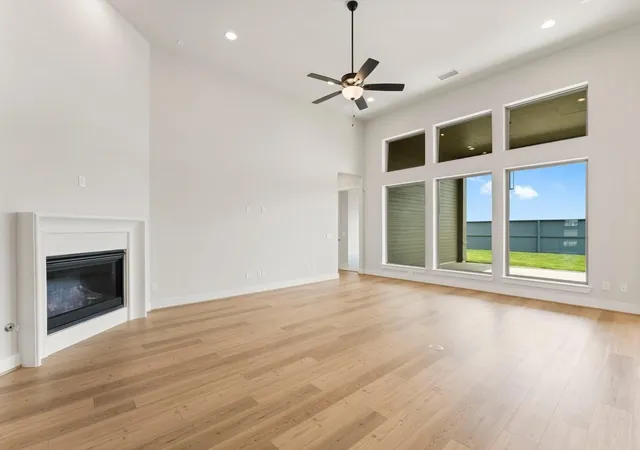 Photo 4 of Single family home for sale at 32514 Ebony Jewelwing Ct, Fulshear, TX 77441 | MLS# 8472458 | Listing updated on 2026-09-19