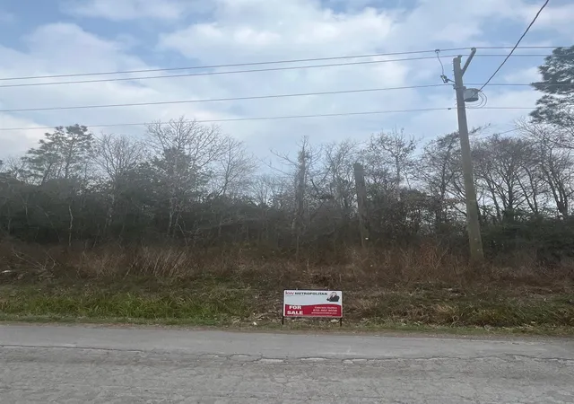 2nd image of 1010 Plum Grove Rd, Cleveland, TX 77327 | MLS# 47352737