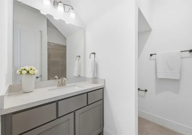Photo 4 of Single family home for sale at 3504 Bridgewater Oaks Ln, Houston, TX 77055 | MLS# 38520250 | Listing updated on 2026-08-27