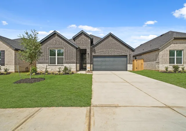 Single family home for sale at 215 Springfield Ter Ct, Conroe, TX 77304 | MLS# 71890365 | Listing updated on 2025-11-20