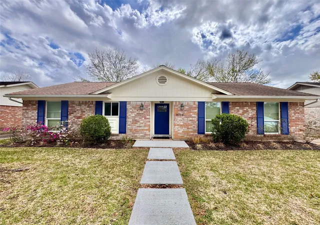 Photo 1 of Single family home for sale at 9719 Springmont Dr, Houston, TX 77080 | MLS# 18531794 | Listing updated on 2026-09-19