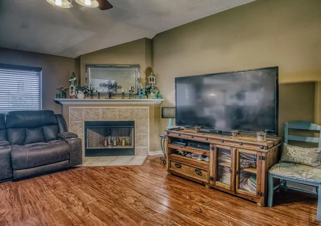 5th image of 1710 Dempsey St, Brenham, TX 77833 | MLS# 8872021