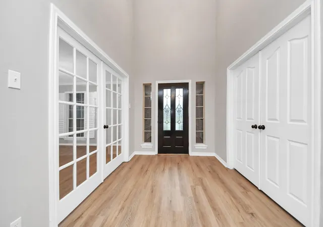 Photo 4 of Sale Pending at 1410 Long View Dr, Pearland, TX 77581 | MLS# 66934941 | Listing updated on 2026-08-02