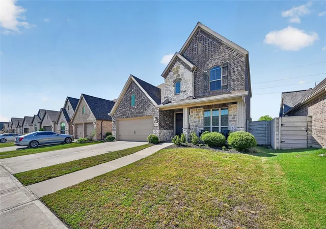 Photo 3 of Single family home for sale at 2047 Blackhawk Ridge Ln, Manvel, TX 77578 | MLS# 89105813 | Listing updated on 2026-07-14