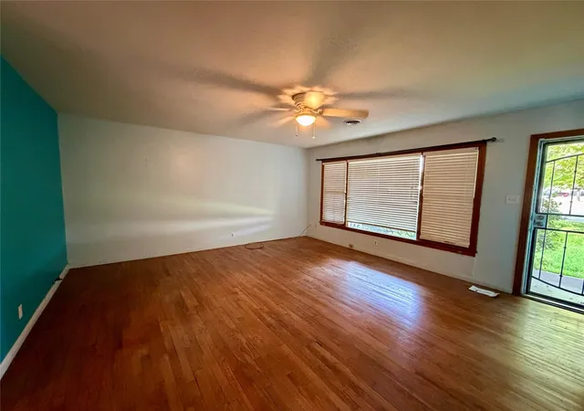 4th image of 2013 6Th St N, Texas City, TX 77590 | MLS# 38701337