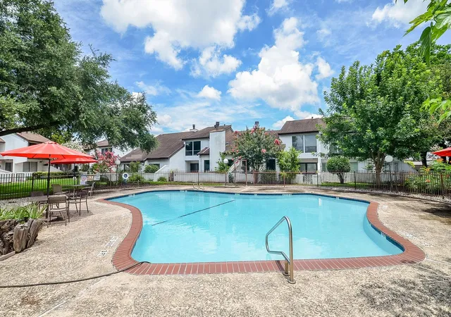 2nd image of 7655 S Braeswood Blvd, Houston, TX 77071