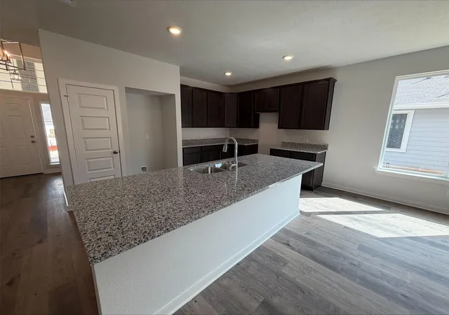 5th image of 305 Rockbridge Dr, Huntsville, TX 77340 | MLS# 18631328