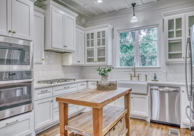 5th image of 404 College Ave, Brenham, TX 77833 | MLS# 28749882