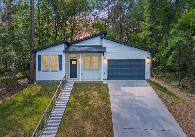 1st image of 24411 Oakland Hills Dr, Huntsville, TX 77320 | MLS# 19314084
