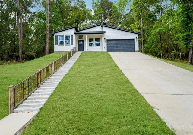 2nd image of 24411 Oakland Hills Dr, Huntsville, TX 77320 | MLS# 19314084