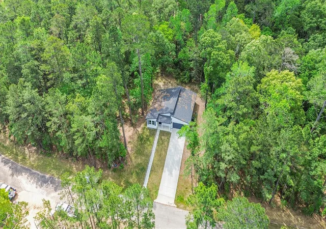 Photo 3 of Single family home for sale at 24411 Oakland Hills Dr, Huntsville, TX 77320 | MLS# 19314084 | Listing updated on 2026-04-03