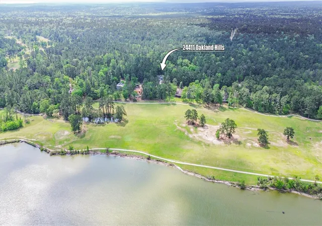 Photo 3 of Single family home for sale at 24411 Oakland Hills Dr, Huntsville, TX 77320 | MLS# 19314084 | Listing updated on 2026-04-03