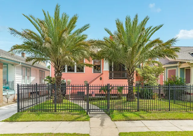 Photo 2 of Single family home for sale at 3911 Ave R 1/2, Galveston, TX 77550 | MLS# 75097509 | Listing updated on 2026-09-01