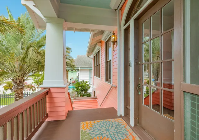 Photo 4 of Single family home for sale at 3911 Ave R 1/2, Galveston, TX 77550 | MLS# 75097509 | Listing updated on 2026-09-01