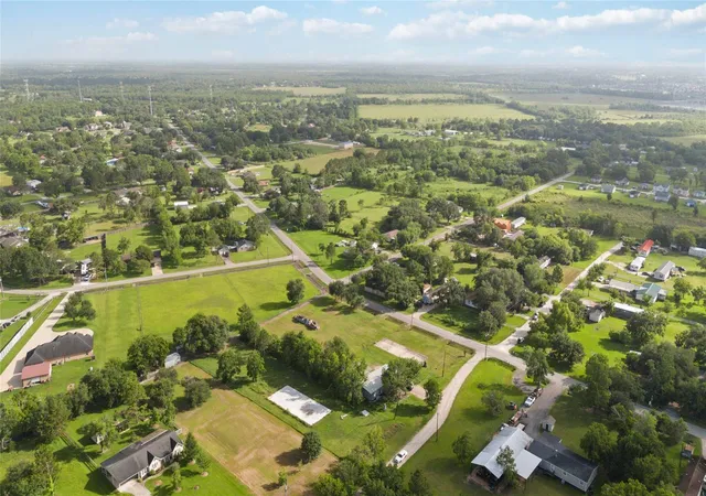 1st image of 2257 County Road 529, Alvin, TX 77511 | MLS# 83165046